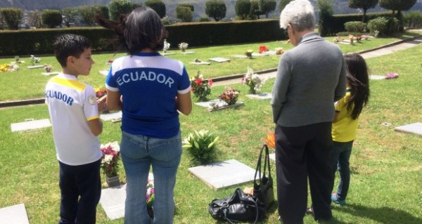 Quien se había ido es de nuevo -siempre- el centro de atención.