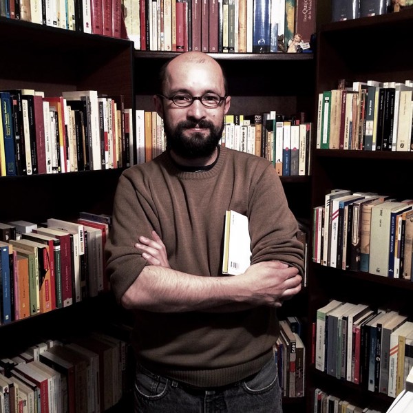 ¿Para qué sirven los libros? “Para poseerlos en un sentido no solo físico, sino más bien intangible, o como diría la gente, de fe, para ser leídos con los ojos del espíritu”.
