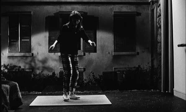 Fotograma de Boy meets Girl, tomado de filmgrab.files.wordpress.com