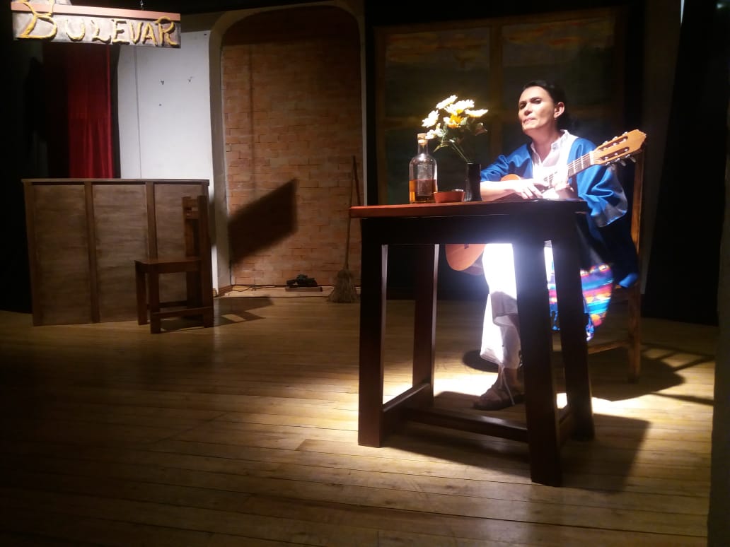 ¡que viva el teatro!